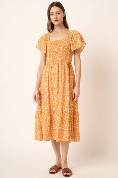 Mittoshop Geblümtes Midi-Kleid mit Rüschenärmeln und gesmoktem Oberteil