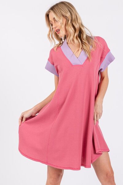Ces Femme V-Ausschnitt Kurzarmkleid mit Kontrastbesatz
